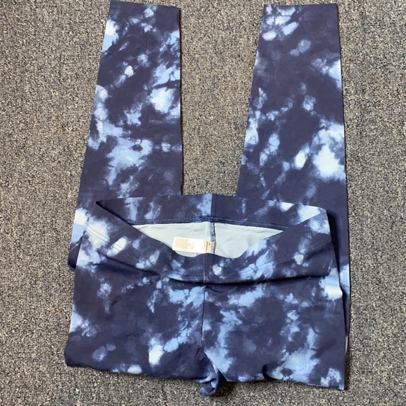 Old Navy Blue Tie Die Leggings - Picture 2 of 7